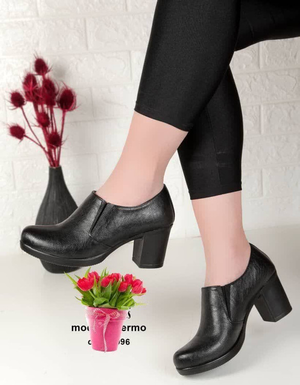 کفش زنانه پاشنهدار طبی مشکی جنس چرم صنعتی