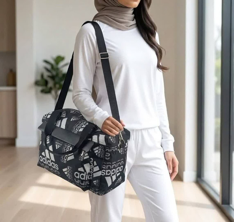 ساک مسافرتی طرح دار زنانه سایز 30×50 با دسته مقاوم و طراحی جادار
