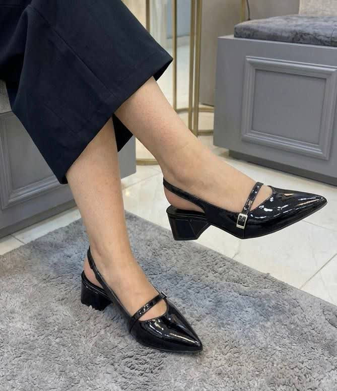 صندل زنانه مجلسی مشکی با پاشنه ۳ سانت و طراحی slingback